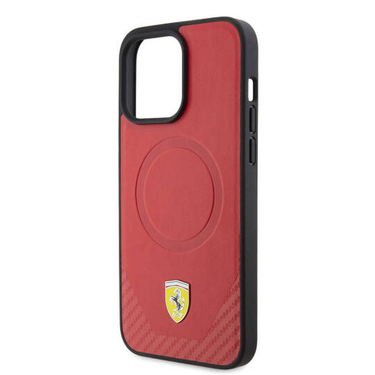 Apple iPhone 15 Pro Max Kılıf Ferrari Orjinal Lisanslı M-safe Şarj Özellikli Metal Logolu PU Karbon Kapak - 8