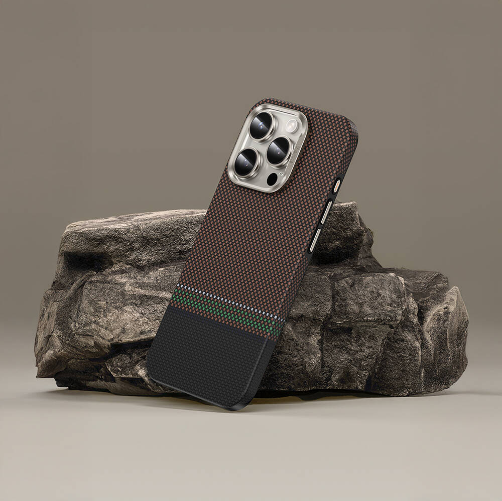 Apple iPhone 15 Pro Max Kılıf M-safe Şarj Özellikli Karbon Fiber Tasarımlı Benks Prestige ArmorPro Kevlar Kapak - 7