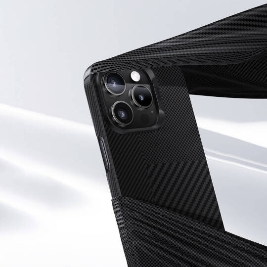 Apple iPhone 16 Kılıf M-safe Şarj Özellikli Karbon Fiber Benks Montage ArmorAir Kevlar Kapak - 3