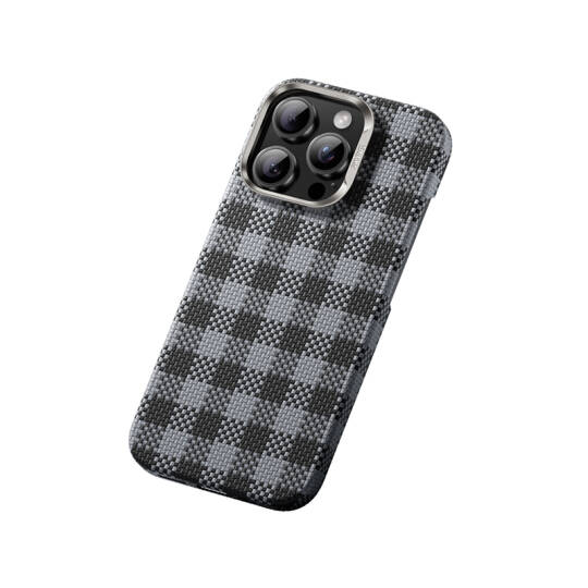 Apple iPhone 16 Pro Kılıf M-safe Şarj Özellikli Ekose Tasarımlı Benks ArmorVichy Kevlar Karbon Kapak - 4
