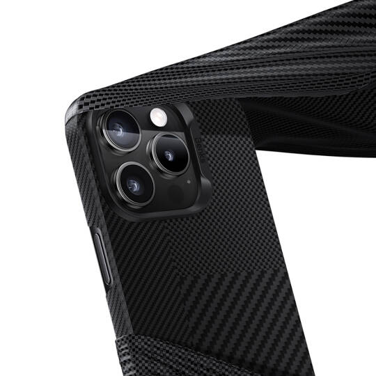 Apple iPhone 16 Pro Kılıf M-safe Şarj Özellikli Karbon Fiber Metal Kamera Çerçeveli Benks Montage ArmorAir Kevlar Kapak - 4