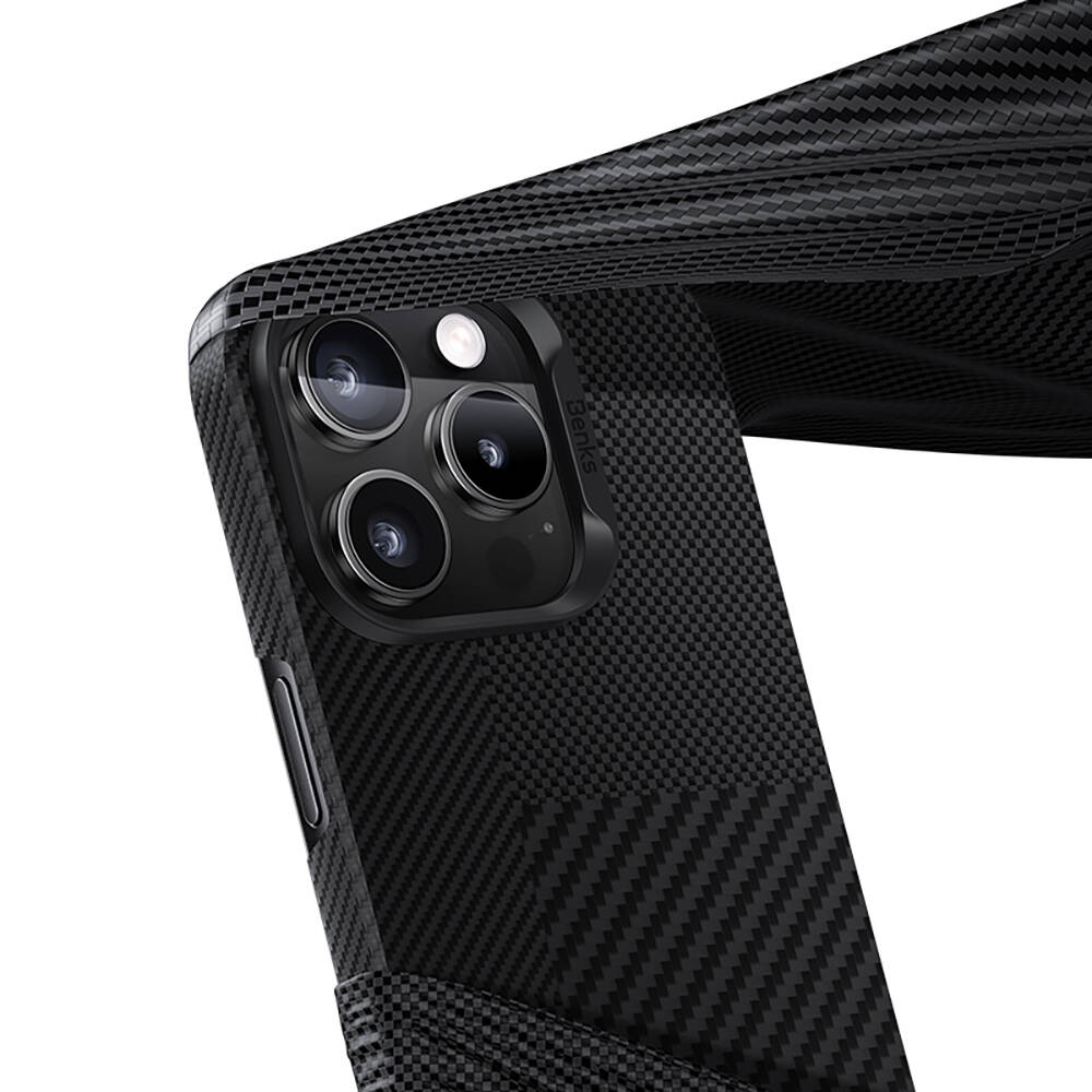 Apple iPhone 16 Pro Kılıf M-safe Şarj Özellikli Karbon Fiber Metal Kamera Çerçeveli Benks Montage ArmorAir Kevlar Kapak - 4