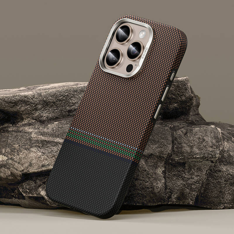 Apple iPhone 16 Pro Kılıf M-safe Şarj Özellikli Karbon Fiber Tasarımlı Benks Prestige ArmorPro Kevlar Kapak - 10