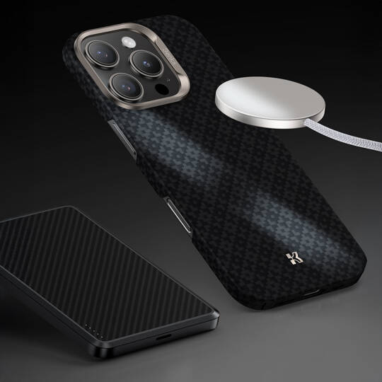 Apple iPhone 16 Pro Max Kılıf M-Safe Şarj Özellikli Benks ArmorAir ArmorGrid Serisi Kevlar Karbon Kapak - 15
