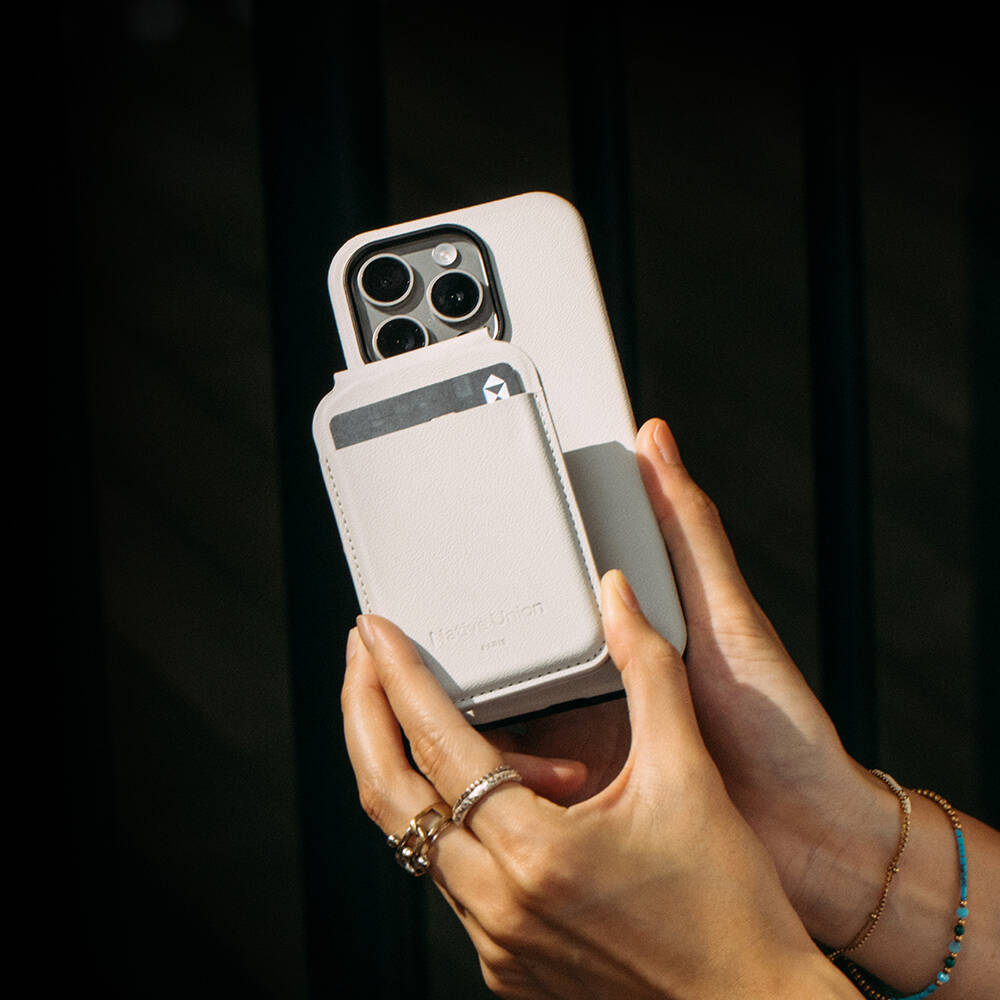 Apple iPhone 16 Pro Max Kılıf M-safe Şarj Özellikli Deri Görünümlü Native Union 2024 Active Serisi Kapak - 9