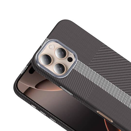 Apple iPhone 16 Pro Max Kılıf M-safe Şarj Özellikli Karbon Fiber Görünümlü Zore Gros Kapak - 11