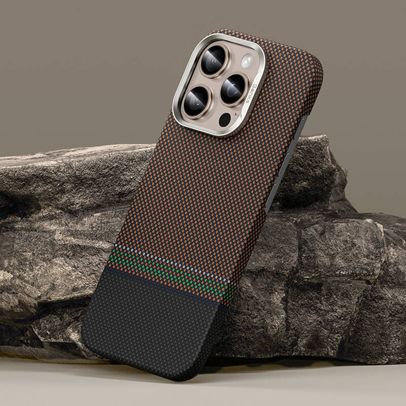 Apple iPhone 16 Pro Max Kılıf M-safe Şarj Özellikli Karbon Fiber Tasarımlı Benks Prestige ArmorAir Kevlar Kapak - 9