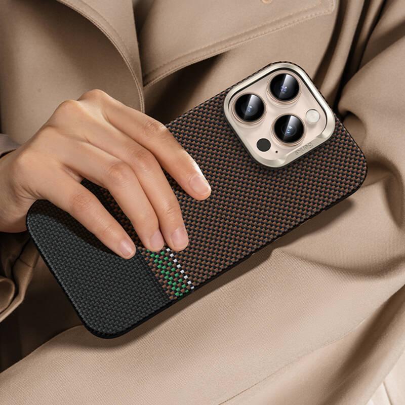 Apple iPhone 16 Pro Max Kılıf M-safe Şarj Özellikli Karbon Fiber Tasarımlı Benks Prestige ArmorAir Kevlar Kapak - 12