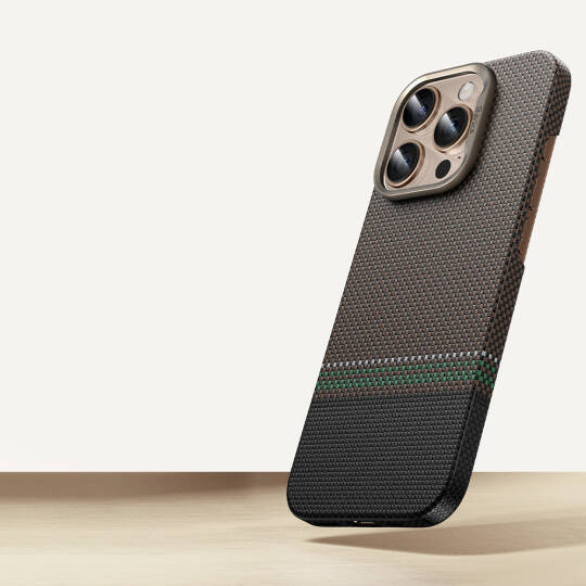 Apple iPhone 16 Pro Max Kılıf M-safe Şarj Özellikli Karbon Fiber Tasarımlı Benks Prestige ArmorAir Kevlar Kapak - 13