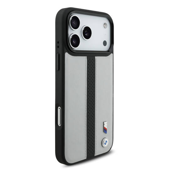 Apple iPhone 17 Pro Kılıf BMW Orjinal Lisanslı M-safe Şarj Özellikli Deri Arka Yüzey Metal Logolu Delikli Şerit Tasarımlı Kapak - 7