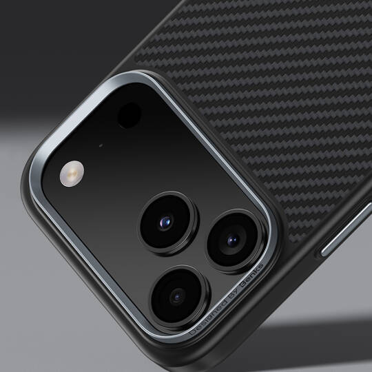 Apple iPhone 17 Pro Kılıf Karbon Fiber M-safe Şarj Özellikli Benks Hybrid ArmorPro 600D Kevlar Kapak - 9