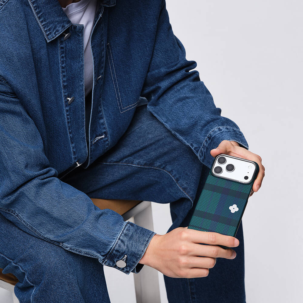 Apple iPhone 17 Pro Kılıf M-safe Şarj Özellikli Aramid Karbon Fiber Pitaka Flora in Grid Serisi Kapak - 19