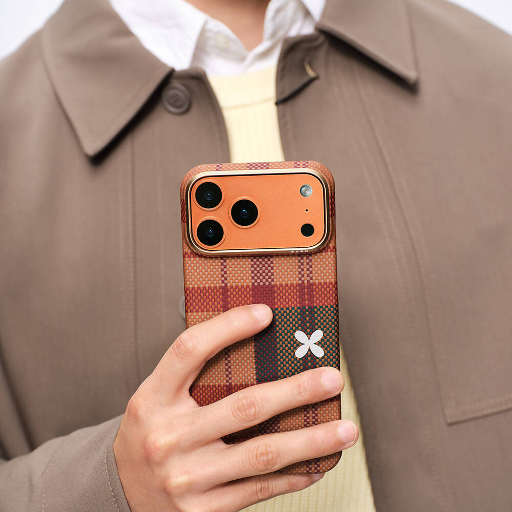 Apple iPhone 17 Pro Kılıf M-safe Şarj Özellikli Aramid Karbon Fiber Pitaka Flora in Grid Serisi Kapak - 20