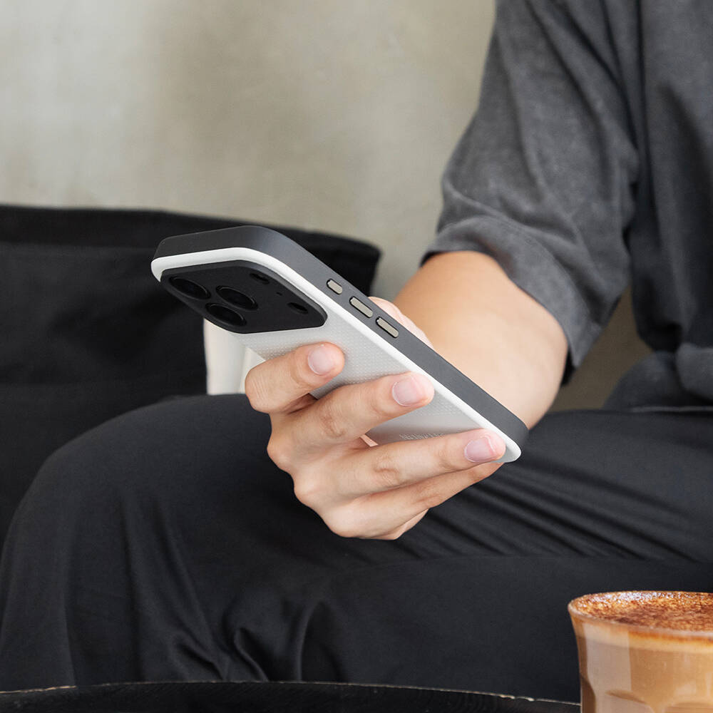 Apple iPhone 17 Pro Kılıf M-safe Şarj Özellikli Deri Dokulu Native Union 2025 Active Serisi Kapak - 23
