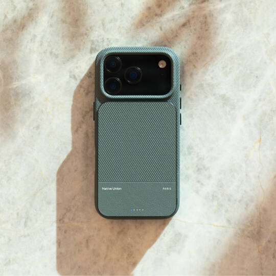 Apple iPhone 17 Pro Kılıf M-safe Şarj Özellikli Deri Dokulu Native Union RE Classic Serisi Kapak - 26