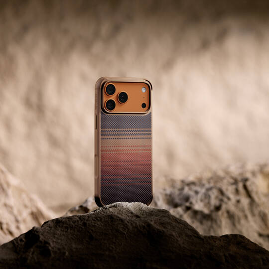Apple iPhone 17 Pro Kılıf M-safe Şarj Özellikli Pitaka Tactile Woven Sunset-Moonrise Aramid Pro Guard Serisi Karbon Kapak - 13