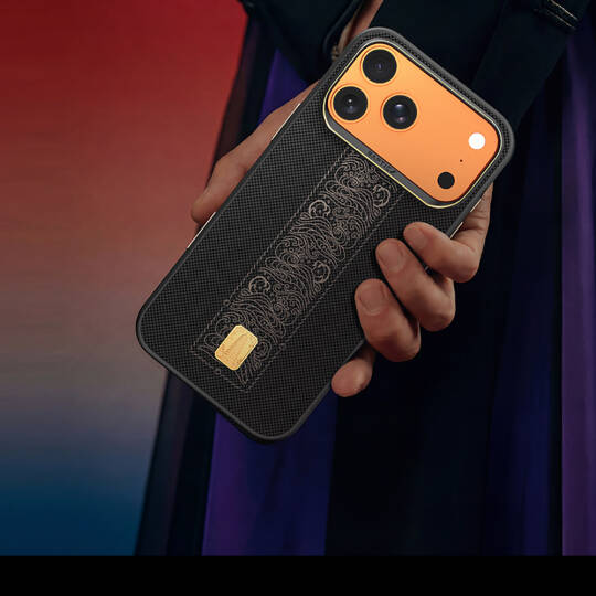 Apple iPhone 17 Pro Kılıf M-safe Şarj Özellikli Raptic Aramid Dual Rise Serisi 24 Ayar Altın Kaplamalı Karbon Kapak - 11