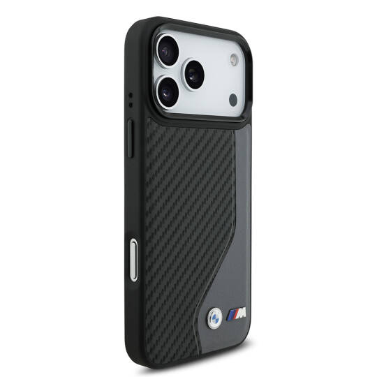 Apple iPhone 17 Pro Max Kılıf BMW Orjinal Lisanslı M-safe Şarj Özellikli Metal BMW ve M Logolu PU Karbon Tasarımlı Kapak - 6