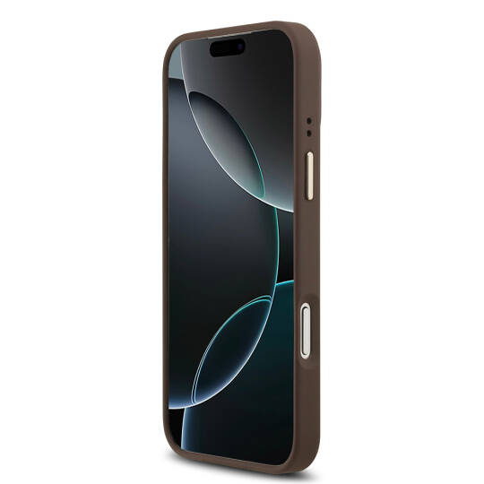 Apple iPhone 17 Pro Max Kılıf Guess Orjinal Lisanslı M-safe Şarj Özellikli Gold Metal Kamera Çerçeveli PU Deri 4G Desenli Yazı Logolu Kapak - 21