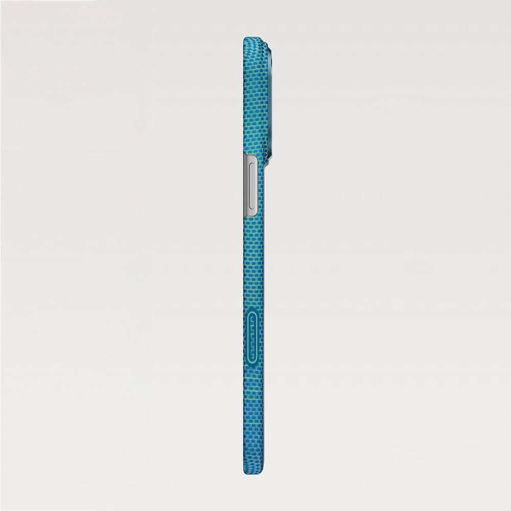Apple iPhone 17 Pro Max Kılıf M-safe Şarj Özellikli Aramid Karbon Fiber Pitaka Glints of Gold Ultra Slim Serisi Kapak - 11