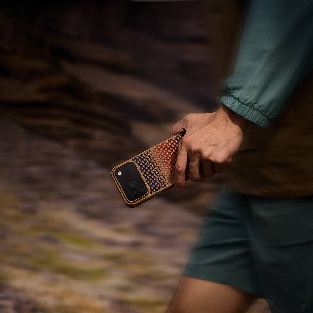 Apple iPhone 17 Pro Max Kılıf M-safe Şarj Özellikli Pitaka Tactile Woven Sunset-Moonrise Aramid Pro Guard Serisi Karbon Kapak - 10