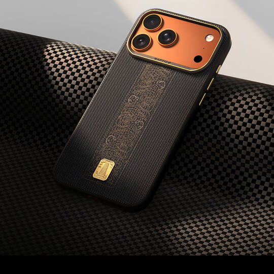 Apple iPhone 17 Pro Max Kılıf M-safe Şarj Özellikli Raptic Aramid Dual Rise Serisi 24 Ayar Altın Kaplamalı Karbon Kapak - 10