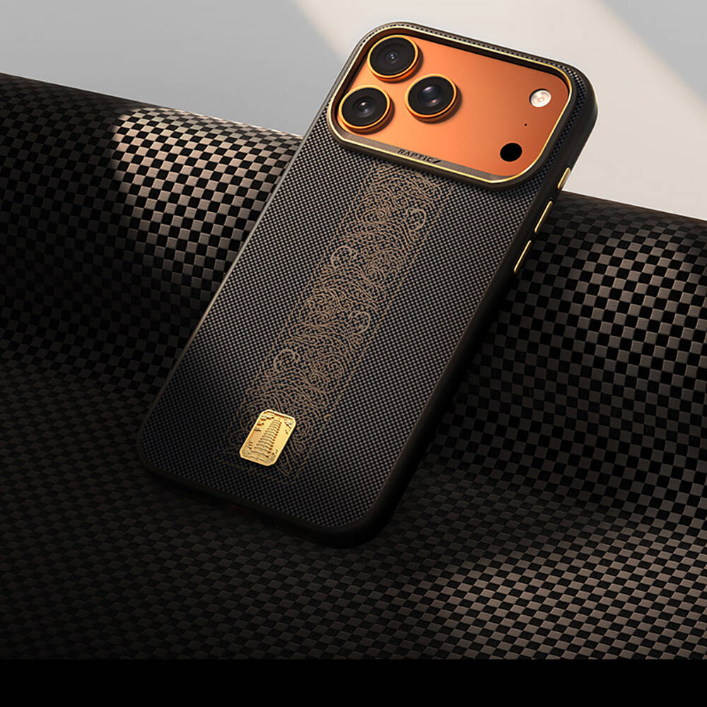 Apple iPhone 17 Pro Max Kılıf M-safe Şarj Özellikli Raptic Aramid Dual Rise Serisi 24 Ayar Altın Kaplamalı Karbon Kapak - 10