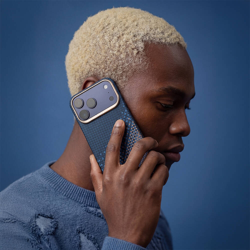 Apple iPhone 17 Pro Max Kılıf M-safe Şarj Özellikli Raptic Aramid Skin Serenity Serisi Karbon Kapak - 4
