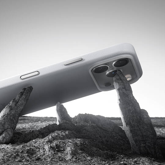 Apple iPhone 18 Pro Max Kılıf M-safe Şarj Özellikli Çizilmeye Dayanıklı Benks VitaPro Serisi PU Deri Kapak - 12