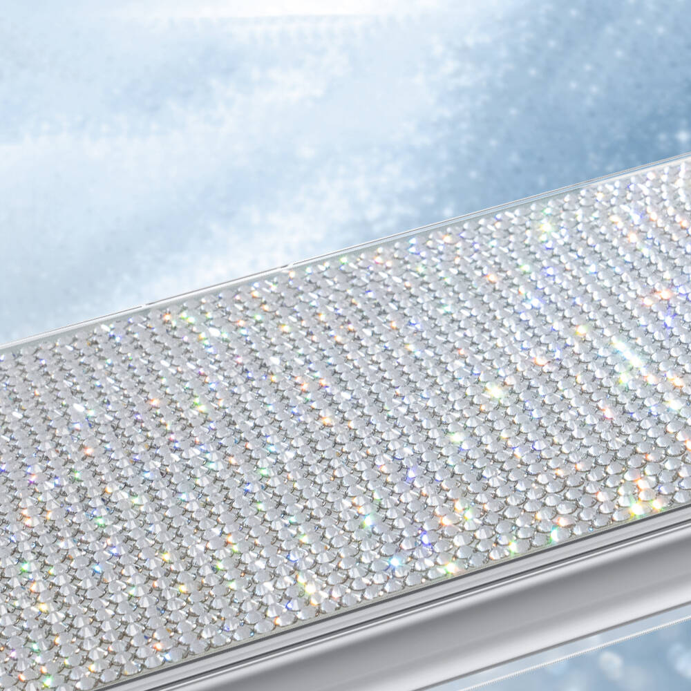 Apple iPhone 18 Pro Max Kılıf M-Safe Şarj Özellikli El İşlemeli Swarovski Taşlı Zore Paris Riva Sert PC Kapak - 8