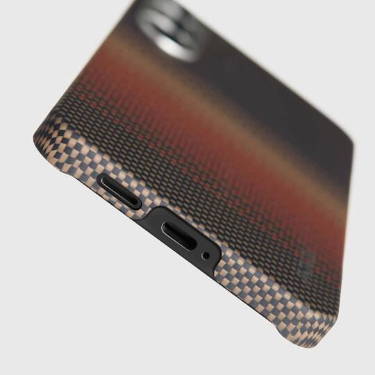 Galaxy S25 Ultra Kılıf M-safe Şarj Özellikli Aramid Karbon Fiber Pitaka Tactile Woven Sunset-Moonrise Serisi Kapak - 6