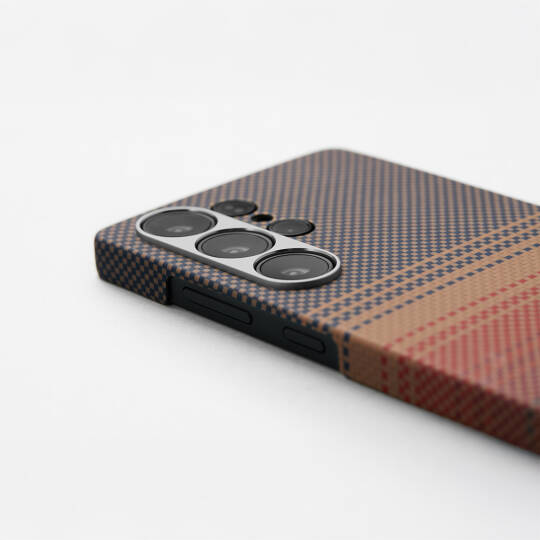 Galaxy S25 Ultra Kılıf M-safe Şarj Özellikli Aramid Karbon Fiber Pitaka Tactile Woven Sunset-Moonrise Serisi Kapak - 7