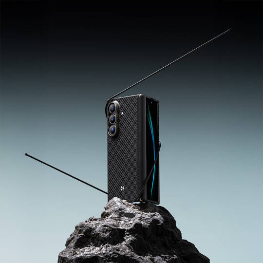 Galaxy Z Fold 7 Benks ArmorAir ArmorGrid Grand Combo Üçlü Aksesuar Seti (Ön Arka Kevlar Karbon Kapak + Ekran Koruyucu) - 8