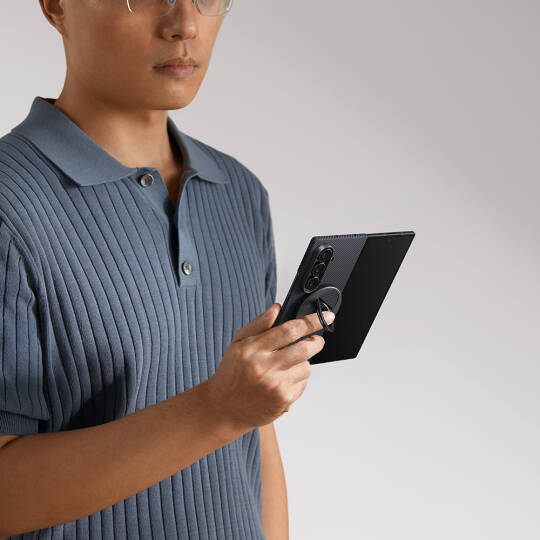 Galaxy Z Fold 7 Kılıf M-safe Şarj Özellikli 600D Aramid Karbon Fiber Pitaka Ultra-Slim Classic Serisi Black-Grey Twill Kapak - 10