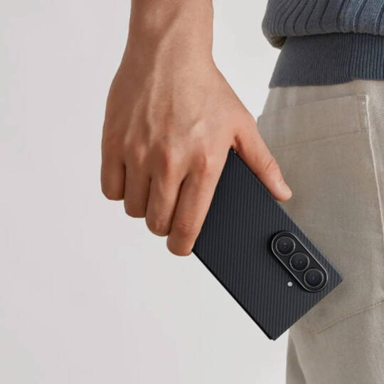 Galaxy Z Fold 7 Kılıf M-safe Şarj Özellikli 600D Aramid Karbon Fiber Pitaka Ultra-Slim Classic Serisi Black-Grey Twill Kapak - 12