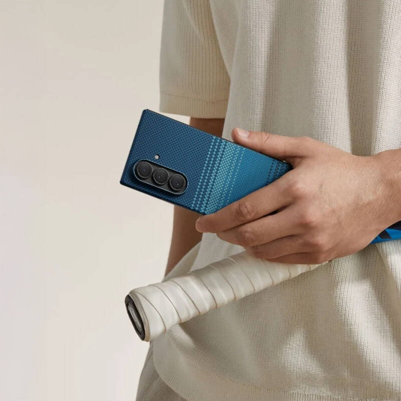 Galaxy Z Fold 7 Kılıf M-safe Şarj Özellikli Aramid Karbon Fiber Pitaka Tactile Woven Sunset-Moonrise Serisi Kapak - 18