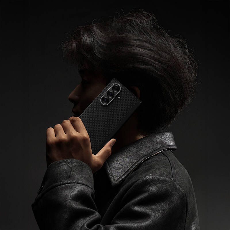 Galaxy Z Fold 7 Kılıf M-Safe Şarj Özellikli Benks ArmorAir ArmorGrid Serisi Kevlar Karbon Kapak - 13