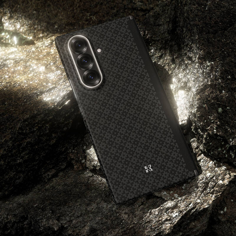 Galaxy Z Fold 7 Kılıf M-Safe Şarj Özellikli Benks ArmorAir ArmorGrid Serisi Kevlar Karbon Kapak - 15