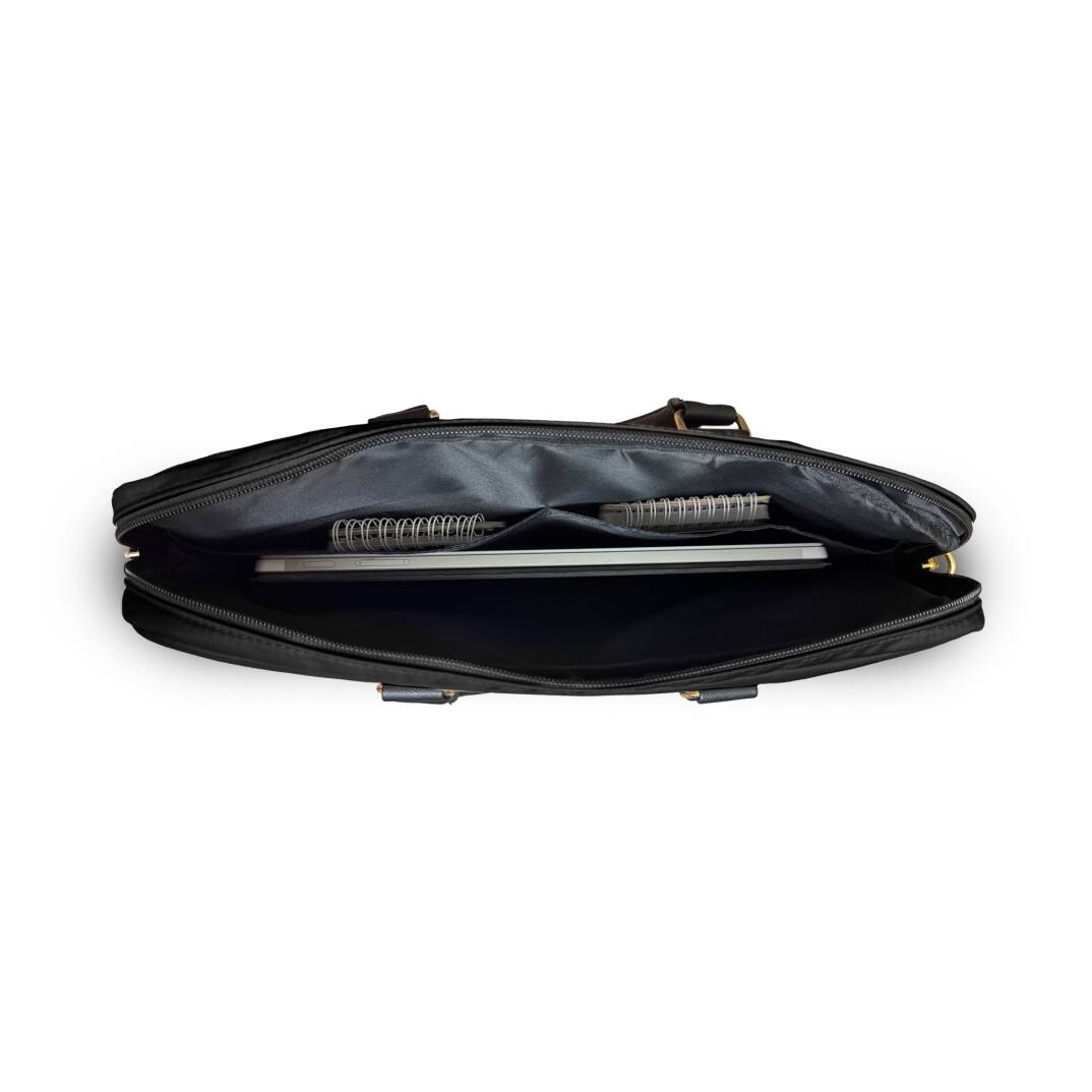 Guess Orjinal Lisanslı Naylon Kumaş Metal Üçgen Logolu Omuz Askılı 15-16 inç Laptop Çantası - 6