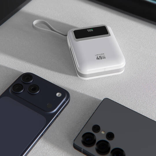 Lenyes C03-A Dijital LED Göstergeli Type-C ve Lightning Kablolu Powerbank 45W 20.000mAh - 7