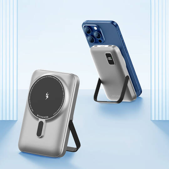 Lenyes PW134D 20W Ultra İnce Dijital LED Ekranlı Standlı Wireless Powerbank 15W 10000mAh - 2