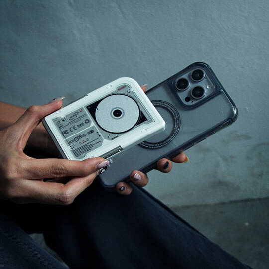Skinarma Nexus Nova Kablosuz ve PD Hızlı Şarj Özellikli Standlı Taşınabilir Powerbank 20W 5000mAh - 10