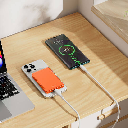 Wiwu P15 LED Işık Göstergeli Ultra İnce PD 20W Kablosuz Powerbank 5000mAh 15W - 14