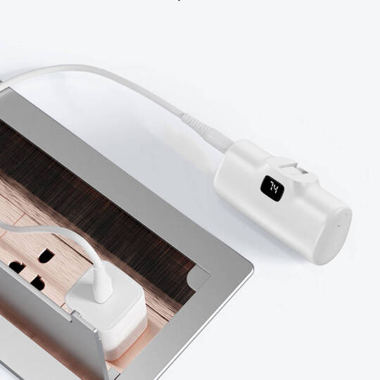 Wiwu Wi-P017 Capsule Serisi 2in1 Mini Taşınabilir Standlı Lightning Powerbank 5000mAh - 12